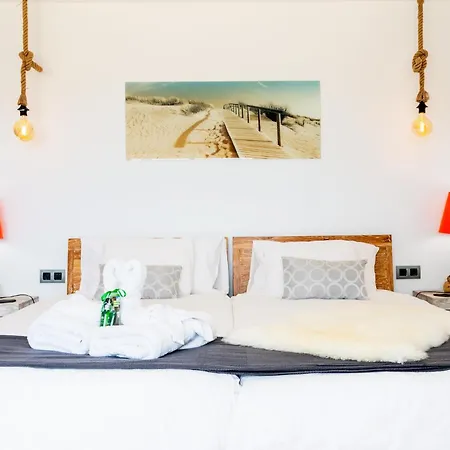 Palacio And Yurt - 2 Pools - Hot Tub - Fantastic Sea Views Вилла Табайеско