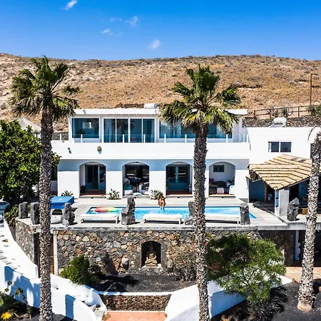 Palacio And Yurt - 2 Pools - Hot Tub - Fantastic Sea Views Вилла