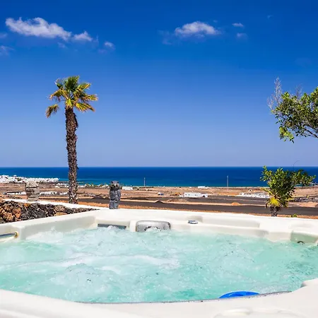 Palacio And Yurt - 2 Pools - Hot Tub - Fantastic Sea Views Вилла *