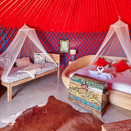 Palacio And Yurt - 2 Pools - Hot Tub - Fantastic Sea Views Вилла Табайеско