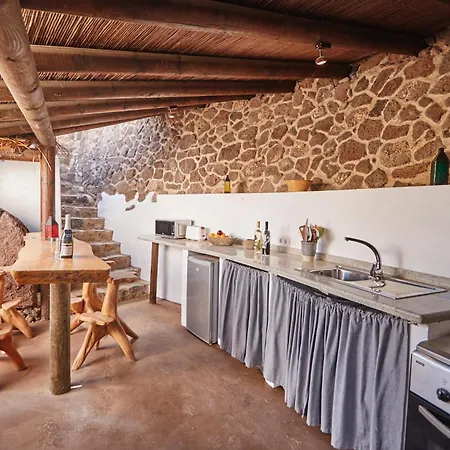Vila Palacio And Yurt - 2 Pools - Hot Tub - Fantastic Sea Views *
