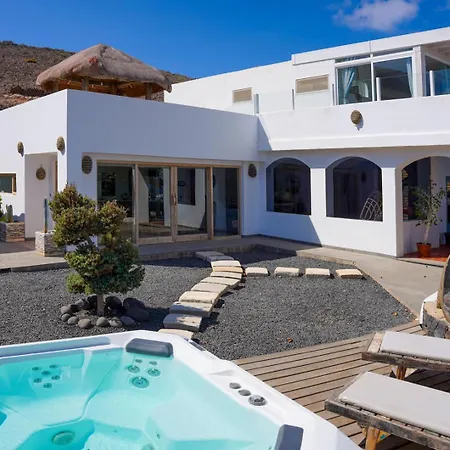 Palacio And Yurt - 2 Pools - Hot Tub - Fantastic Sea Views Vila Tabayesco