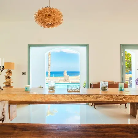 Palacio And Yurt - 2 Pools - Hot Tub - Fantastic Sea Views Vila Tabayesco